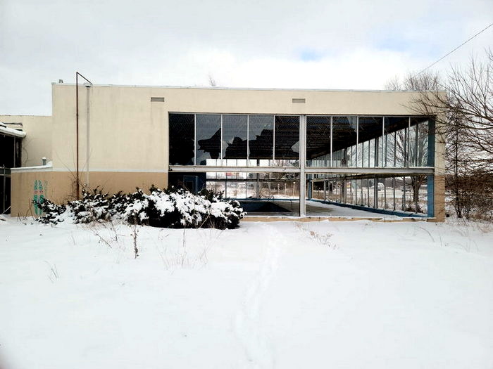 Howard Johnsons (Cosmo Extended Stay Motel) - From Tony J Mcdonald On Facebook (newer photo)